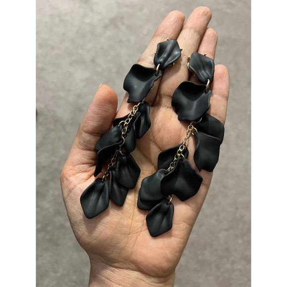 Black flower earrings , black leaf earrings , black acrylic earrings , large big - Picture 5 of 9